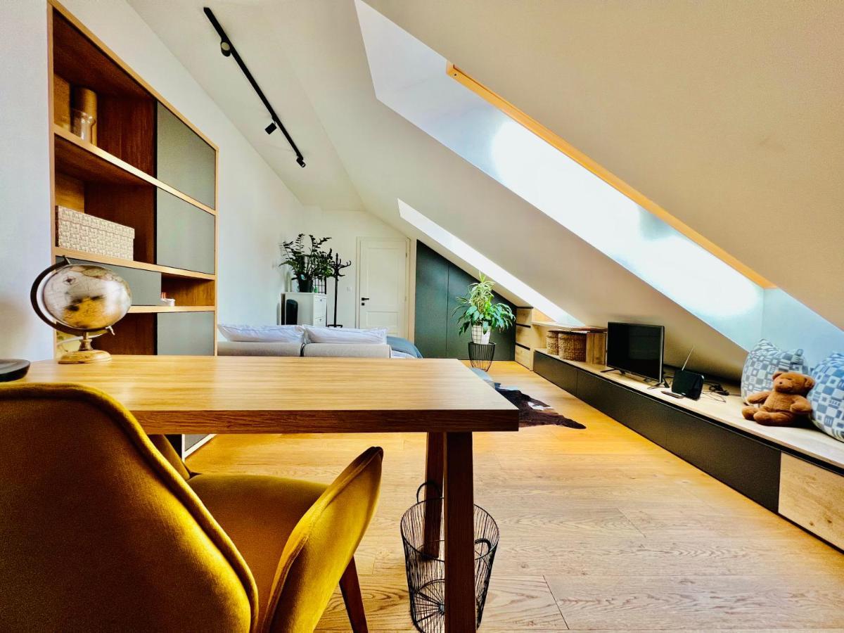 Bl - The Penthouse, 24Hr Self Check-In, 2 Bedrooms, Fireplace, Ac, Panoramic View From Main Balcony, 3-Minute Walk To City Center Banská Bystrica Eksteriør bilde