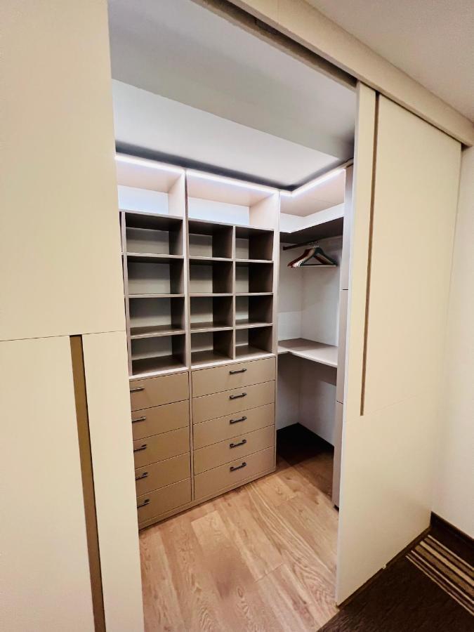 Bl - The Penthouse, 24Hr Self Check-In, 2 Bedrooms, Fireplace, Ac, Panoramic View From Main Balcony, 3-Minute Walk To City Center Banská Bystrica Eksteriør bilde